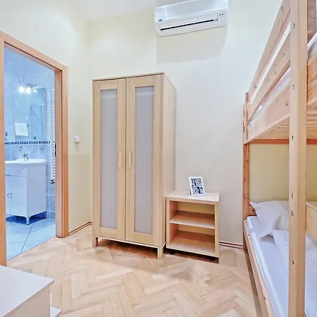 Apartment B.o.b. *